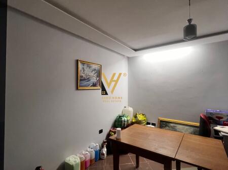 JEPET DYQAN 16 M2 ME QIRA TEK QYTETI STUDENTI 35.000 LEKE