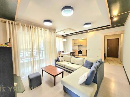 OFROHET APARTAMENT 2+1 PER QIRA NE UNAZEN E RE