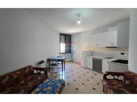 me qira apartament (2+1) spacioz , Rr.Frang Bardhi