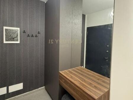 Qira, Apartament 2+1+2, Astir