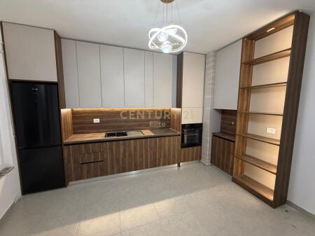 Qira, Apartament 2+1+2, Astir