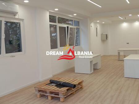 Jepet me qera ambient biznesi te brryli mbrapa ministrise se jashtme (42611298)