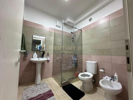 APARTAMENT 2+1+2 TUALETE + 2 BALLKONE PER QIRA!
