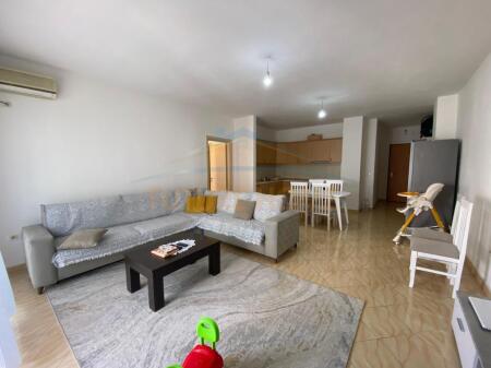 Shitet, Apartament 2+1+2, Fresku, Tiranë.