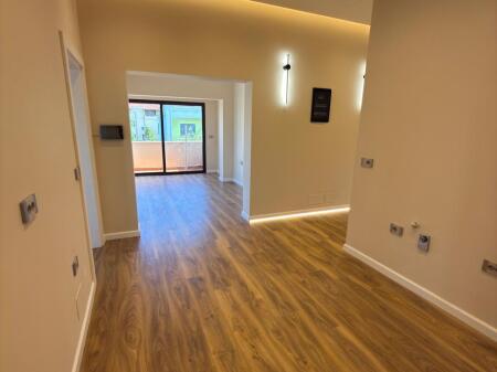 AMBIENT BIZNESI ME QERA 170 M2 VILAT GJERMANE 1900 EURO