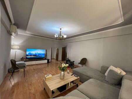 Jepet me Qira Apartament 3+1+2 + Post Parkimi – Super Hapësirë, 800 €/muaj!