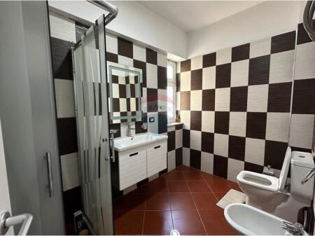 Kuru göl kenarında kiralık daire   jepet me qira apartament tek liqen i thate