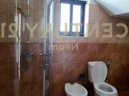 Jepet shtepi private 2+1 tek Rr. Jordan Misja