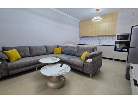Ofrohet me qira apartament (2+1+2) plus postparkim