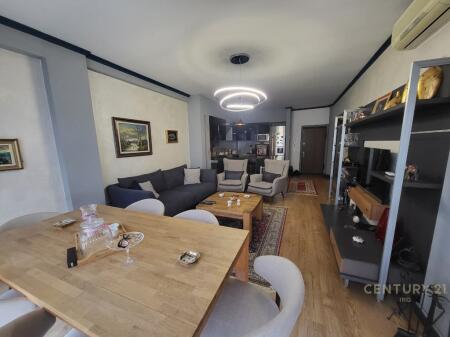 Apartament 2+1+2 në zemër të Tiranës! 📍 Ura e Tabakëve – Toptani Center 285,000 €
