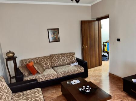 Apartament 1+1 me qira te rruga Bardhyl