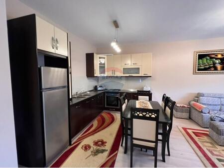 QIRA APARTAMENT 3+1 XHAMIA E SELITES!