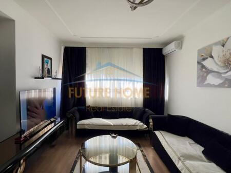 Shitet, Apartament 2+1, Porcelan, Tirane.