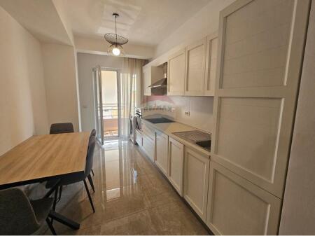 Tregu Çam, Tirane,Apartament 1+1 per qira!
