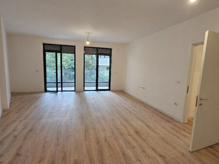 Apartament 2+1+2 tualete, Kopshti zologjik!