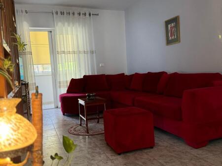 Apartament 2+1+2+ ballkon per Qira ne Qender