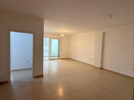 🏡 Apartament për Shitje – 2+1+2 📍 Kinostudio