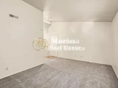 Qera, Ambjent biznesi, Rruga 5 Maj, 450 euro/muaj