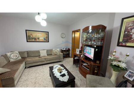 Qera, Apartament 1+1, Rruga e Bogdaneve, Tirane