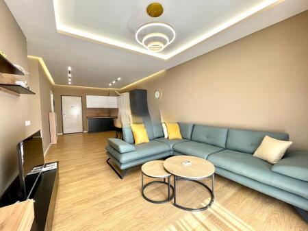 Jepet me Qira Apartament 2+1+2 – Pranë Kopshtit Botanik, 800 €/muaj