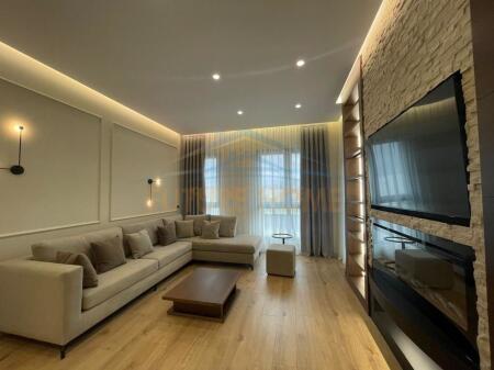 JEPET ME QERA APARTAMENT 1+1+POST PARKIMI TEK SQUARE21, RRUGA E KAVAJES