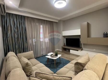 Apartament 2+1 me Qira në Myslym Shyr, Tiranë