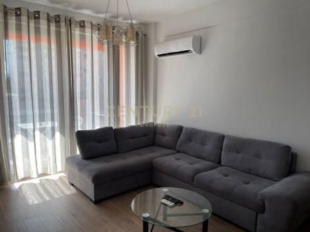 FOLEJA E GJELBER, APARTMENT 1+1+1 WITH PARKING FOR RENT