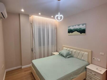 Apartment I sapo mobiluar perballe delijorgjit me qera 1+1