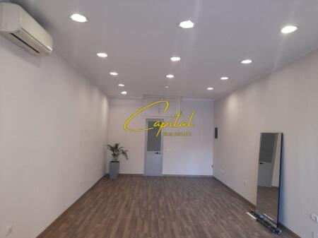 DYQAN ME QERA 30 M2 RRUGA MINE PEZA 850 EURO