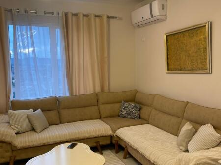 Apartament me qera 2+1