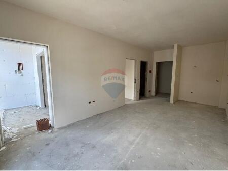 Shitet Apartament 1+1 Tek ish Sheshi Shqiponja-Tirana New Entry