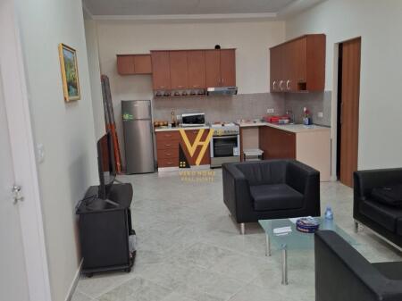 JEPET APARTAMENT 2+1 ME QERA TE AMBASADA KINEZE 80.000 LEKE