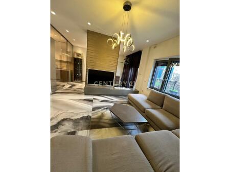 Jepet me qira apartament luksoz 1+1 tek Ring Center – Tiranë