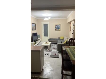Apartament me qira 2+1, Kafe Flora