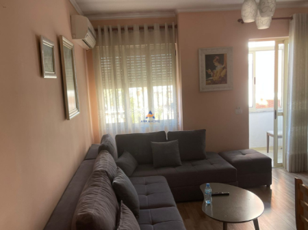 AFFITTASI APPARTAMENTO 2+1+BALCONE "AL KRISTAL CENTER" 600 EURO