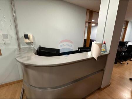 Apartament - Për Shitje - Sheshi Skënderbej, Tiranë (ID: 530191070-31)