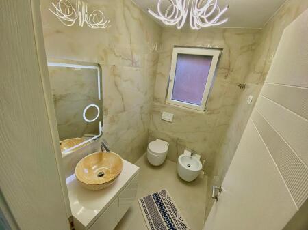 apartament 3+1+2 me qira dhe ballkon