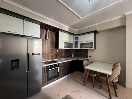 Apartament 2+1 per qera tek Rruga Bill Klinton! 700 € /Muaj