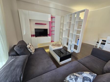 Jepet me qera Apartament 1+1+ Parkim