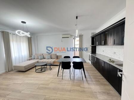 QIRA, APARTAMENT MODERN 2+1 I PA BANUAR ME PARE TEK KODRA E DIELLIT!