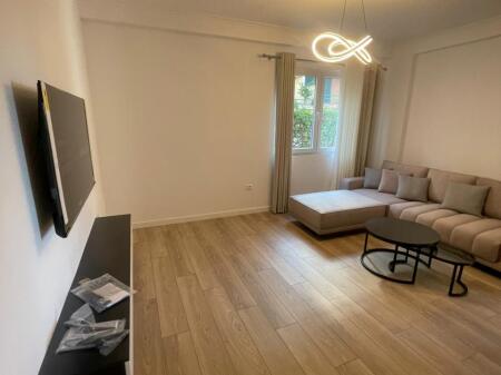 JEPET ME QERA APARTAMENT 2+1 80.000 LEKE KODRA E DIELLIT