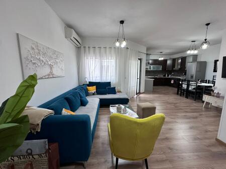 Apartament për qera 2+1+2 – Rruga Bill Klinton