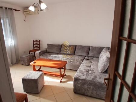 Qira, Apartament 1+1+blk, Rruga e Dibres -prane Shkolles se Bashkuar, 45,000 Lek/muaj