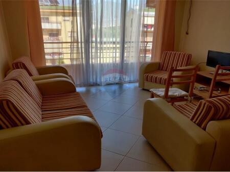 Apartament 1+1 per qera tek rruga Peti!