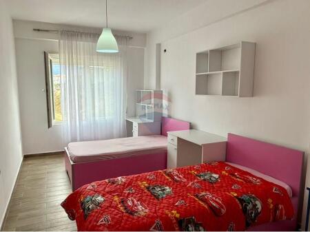 ✓. Apartamenti • 2+1 jepet për qera, në zonën e Kodrës së diellit.