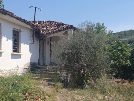 VECCHIA CASA CON TERRENO E TERRA