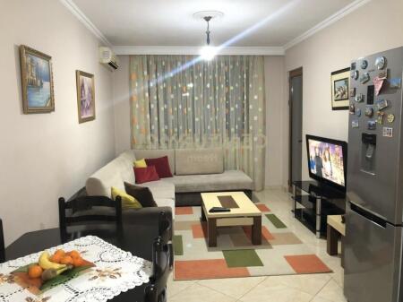 Apartament me qira 1+1, Komuna e Parisit
