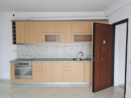 🏡 Shitet Apartament 1+1 – Casa Italia