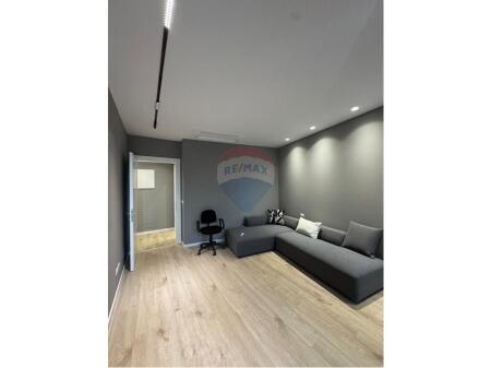OFFICE FOR RENT AT LAKE VIEW RESIDENCE !