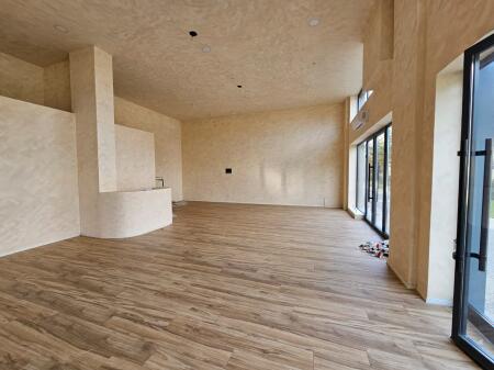 🏢 COMMERCIAL SPACE FOR RENT – RESIDENZA FUTURE HOME, ASTIR